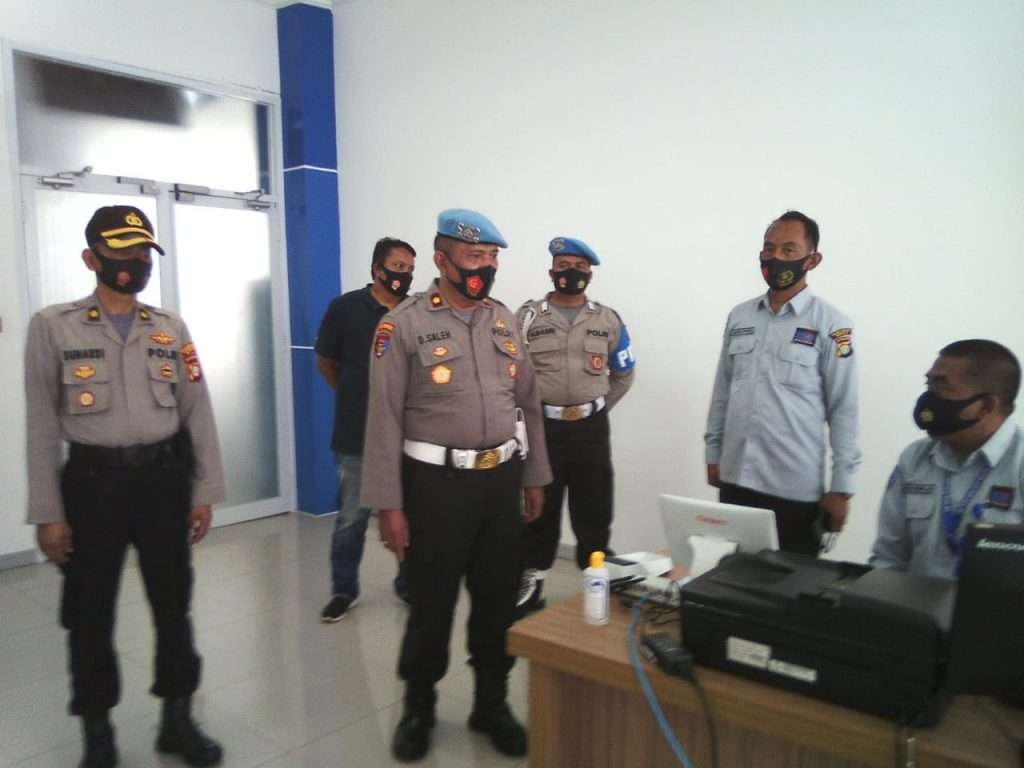 Cegah Penyebaran Covid-19, Polrestro Bekasi Giat Sidak Satpas SIM
