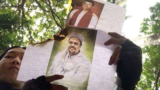 Bakar Foto Habib Rizieq dan UAS, Pria Ini Mengaku Dapat Ribuan Ancaman Pembunuhan