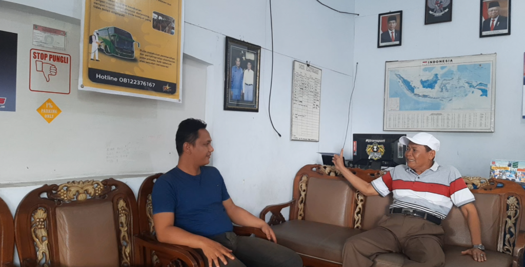 Kisah Bos PO Bus Tunggal Jaya, "Dari Jualan Ubi Hingga Jadi Milyarder" Kisah Bos PO Bus Tunggal Jaya, "Dari Jualan Ubi Hingga Jadi Milyarder"