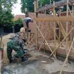 Bakti TNI Di Majalengka Gotong Royong Bersama Warga Bangun Posyandu