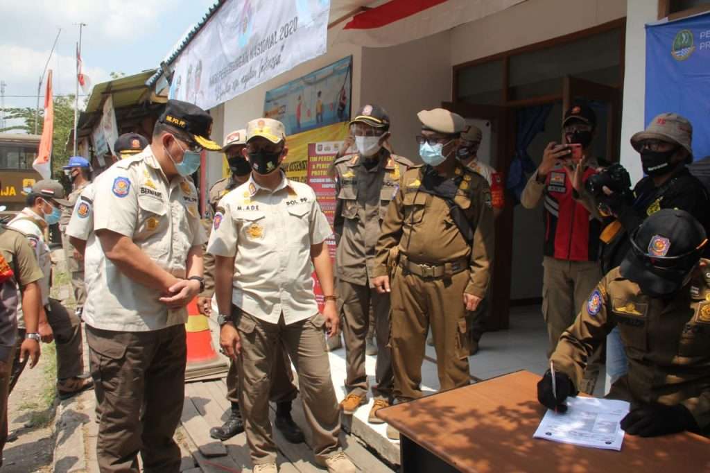 Tim Gabungan Jaring 81 Pelanggar Protokol Kesehatan di Perbatasan Jabar - Jateng