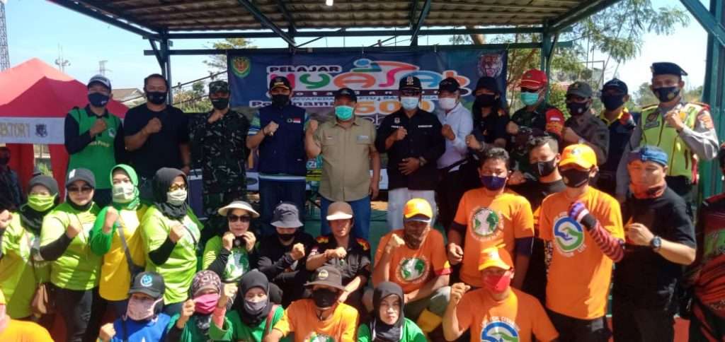 Pangdam & Gub Jabar Gelar Baksos di Cirebon Pangdam & Gub Jabar Gelar Baksos di Cirebon