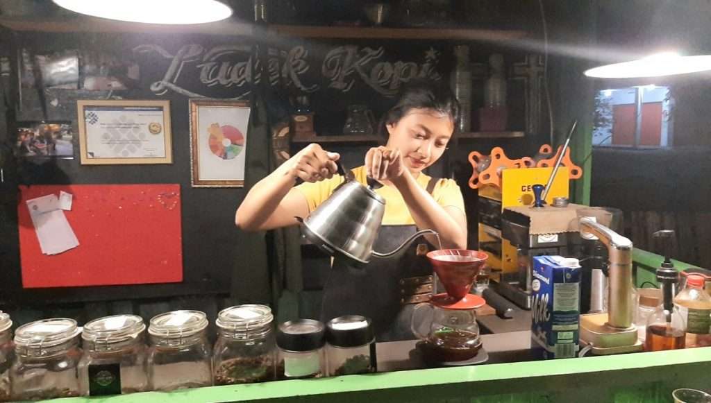Asyik Banget! Ngopi dengan Nuansa Alam di "Ludek Kopi" Gagasari