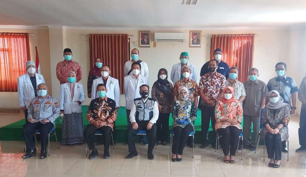 Dikunjungi Bupati, RSUD Waled Sampaikan Sukses Story Terapi Plasma Pasien Covid Dikunjungi Bupati, RSUD Waled Sampaikan Sukses Story Terapi Plasma Pasien Covid