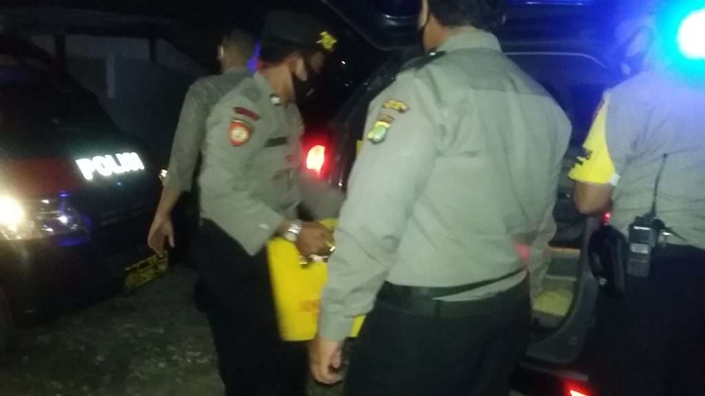 Diduga Bocor, Warung Remang-Remang Mendadak Tutup, Polisi Sita Ratusan Miras