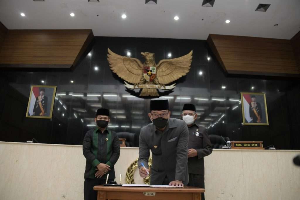 DPRD Setujui Raperda Perubahan APBD Jabar TA 2020 Menjadi Perda DPRD Setujui Raperda Perubahan APBD Jabar TA 2020 Menjadi Perda