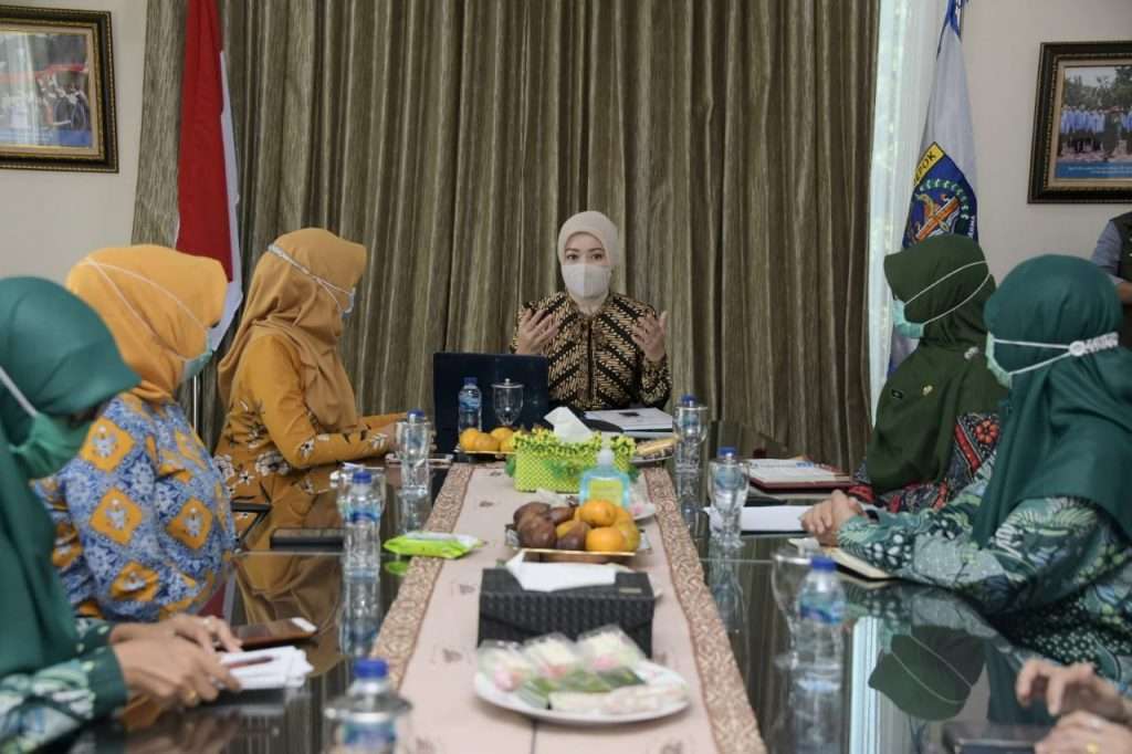 Posyandu Keliling Penuhi Layanan Kesehatan Dasar di Zona Merah Posyandu Keliling Penuhi Layanan Kesehatan Dasar di Zona Merah