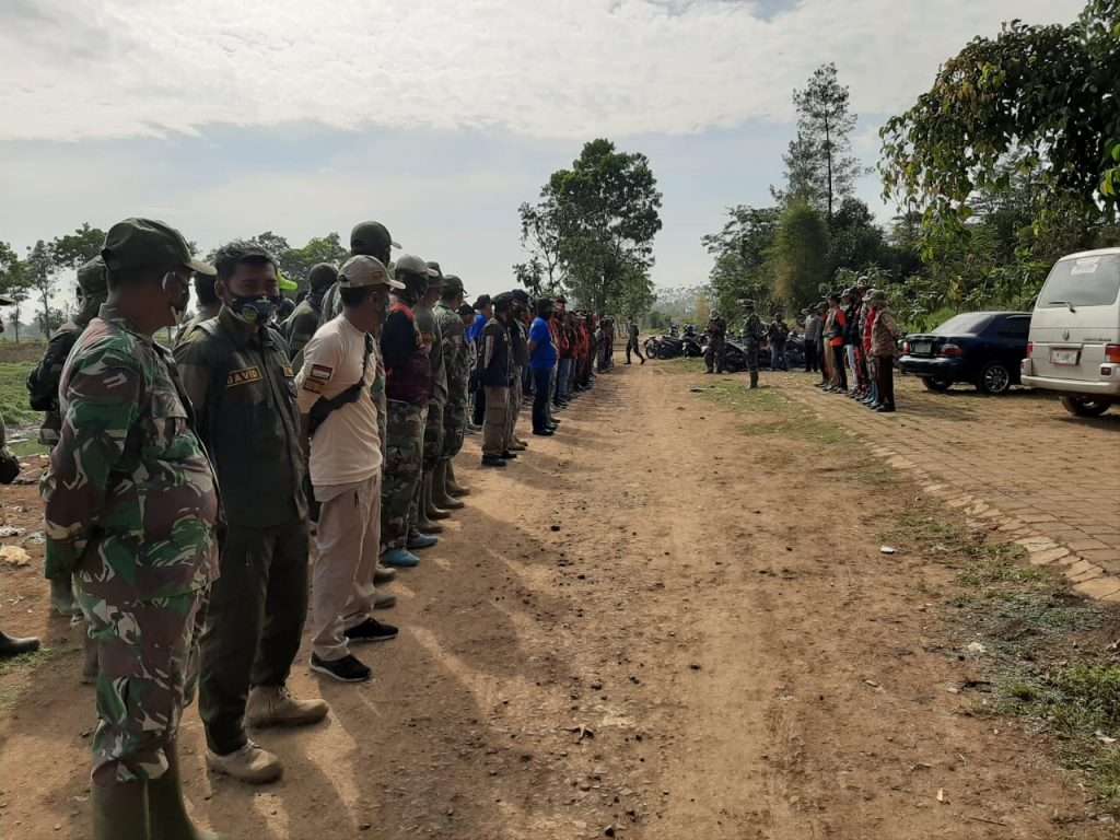 Peringati HUT Ke-75 TNI, Dansektor 6 Gelar Tanam Pohon Dibantaran DAS Citarum