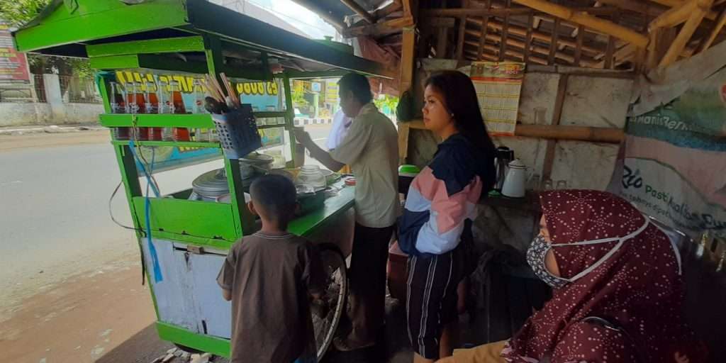 Es Burcang Pak Uway Dekat Puskesmas Waled, Jajanan Legendaris Terlezat Sejak 1982