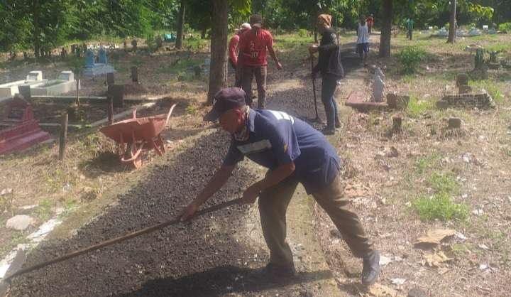 Bangub Jabar 2020, Pemdes Dompyong Wetan Fokus Hotmix Jalan Makam