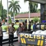 Polresta Cirebon Sebar Bantuan 11 Ton Beras ke Warga Terdampak Covid Via Polsek