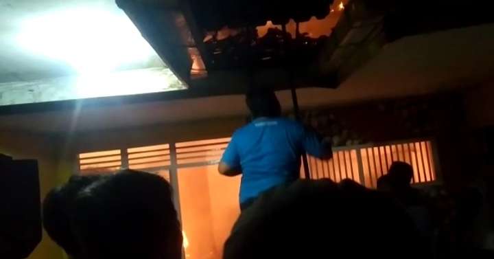 Diduga Korsleting Listrik, Rumah Di Dompyong Wetan Terbakar