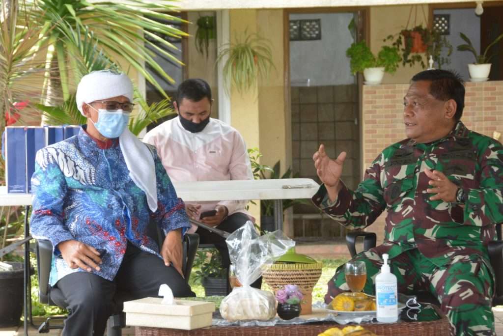 AA Gym Senang, Pangdam III/Siliwangi Silaturahmi Ke Daarut Tauhiid AA Gym Senang, Pangdam III/Siliwangi Silaturahmi Ke Daarut Tauhiid