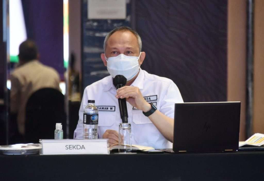 Penanganan COVID-19 Jadi Prioritas dalam APBD Jabar 2021 Penanganan COVID-19 Jadi Prioritas dalam APBD Jabar 2021