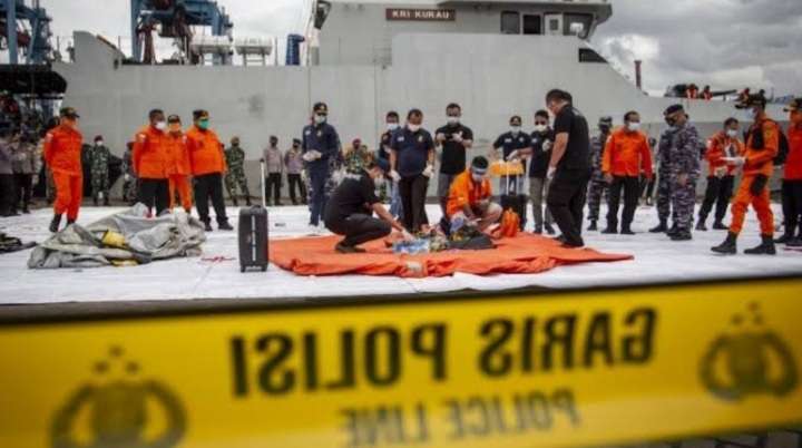 Lima Jasad Ditemukan, Edi: Masih Banyak Potongan Dibawah Air Lima Jasad Ditemukan, Edi: Masih Banyak Potongan Dibawah Air