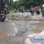 Makin Rusak & Berbahaya! Simpang Jalan Pabrik Gula Babakan Kapan Diberesin?