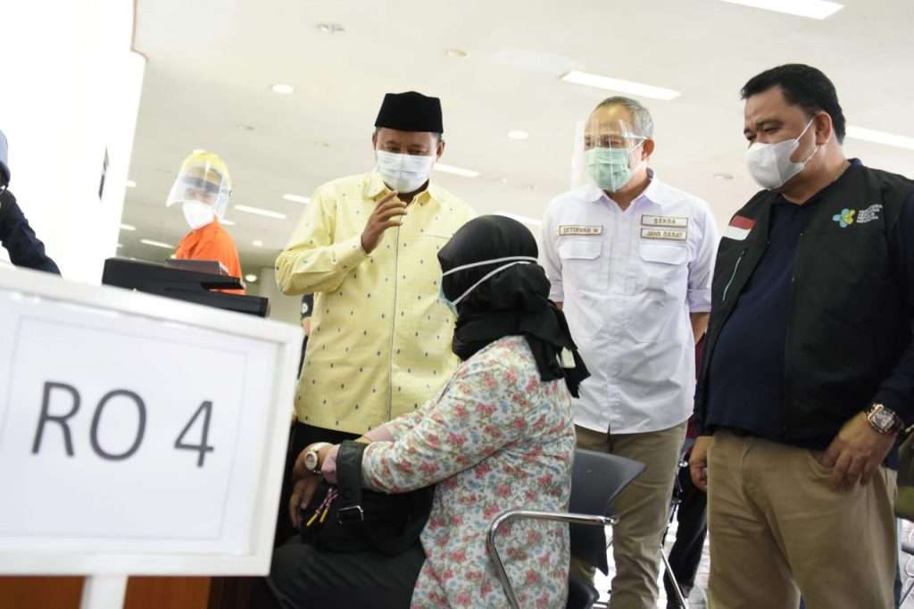 89 Ribu Nakes Jabar Telah Divaksin 89 Ribu Nakes Jabar Telah Divaksin