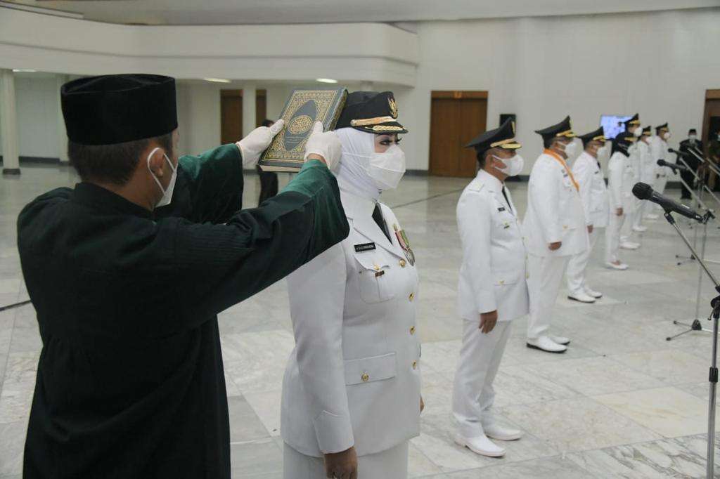 Lantik Lima Kepala Daerah Terpilih, Pesan Gub Jabar: Jangan Korupsi!