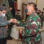 Ustaz Adi Hidayat Siap Umrohkan 30 Prajurit Kodam III/Siliwangi