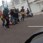 Lagi, Genk Motor Berulah! Di Mundu Wanita Terkapar, Depan BAT Pria Diinjak-injak