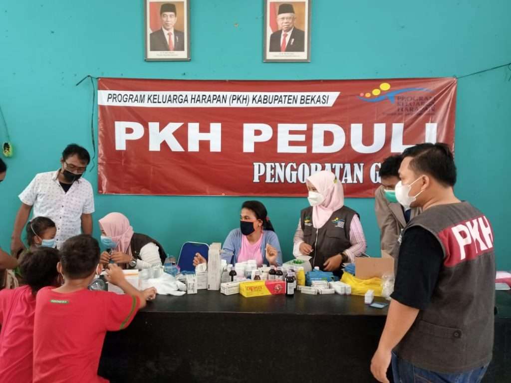 Korban Banjir Pantai Harapanjaya Dapat Pengobatan Gratis