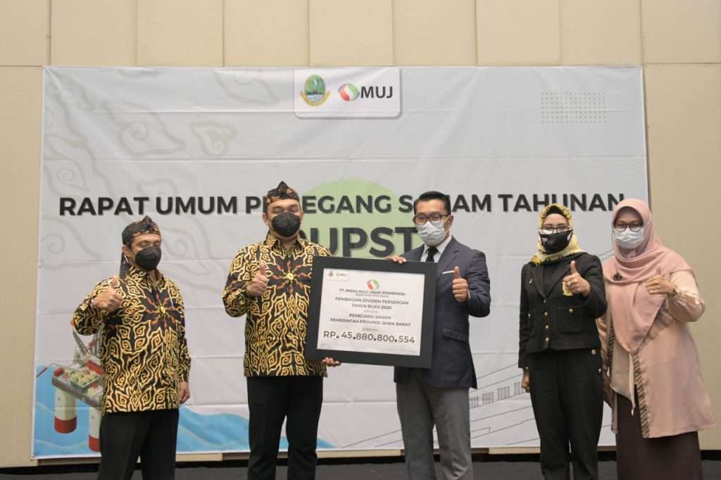 Gubernur Dorong BUMD Jabar Perkuat Kualitas SDM Gubernur Dorong BUMD Jabar Perkuat Kualitas SDM