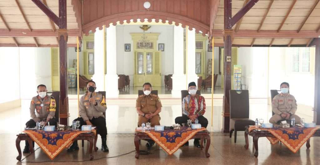 Kapolresta Cirebon & Ciko Hadiri Evaluasi Vaksinasi Di Masa PPKM Mikro II