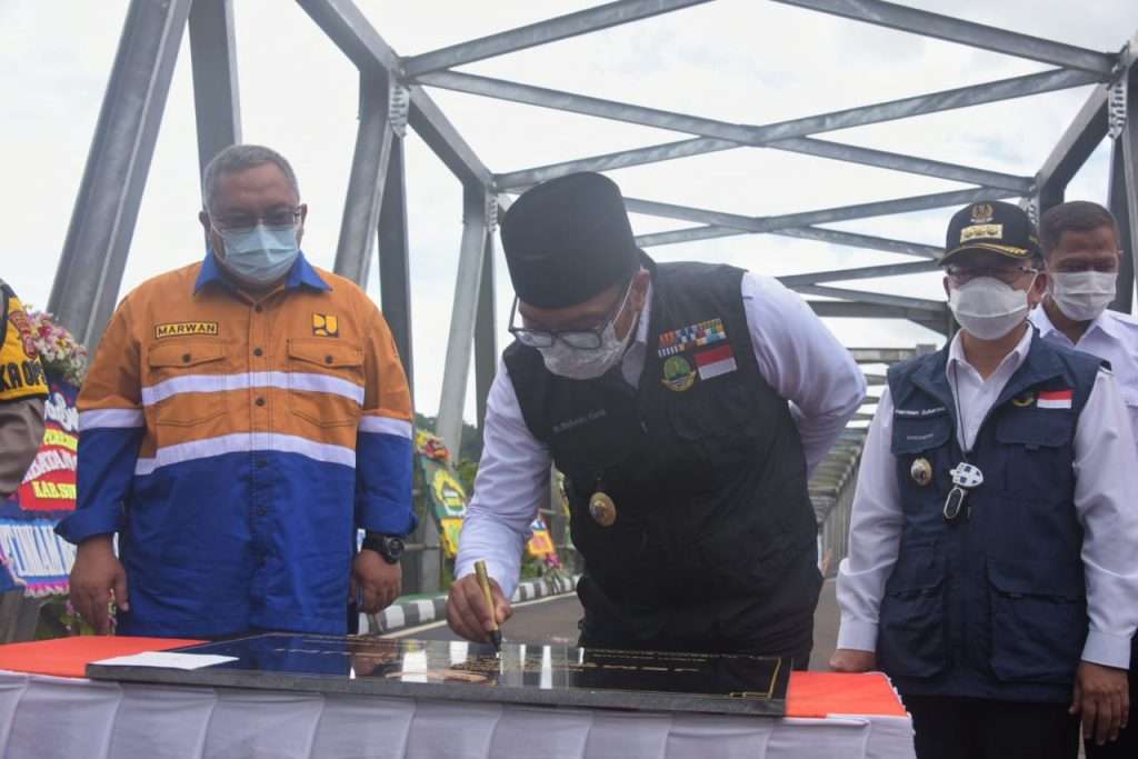 Gubernur Resmikan Jembatan Cibuni, Penghubung Sukabumi Selatan - Cianjur
