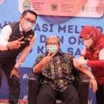 231 Ulama & Tokoh Jabar Divaksin, Termasuk Kang Aher