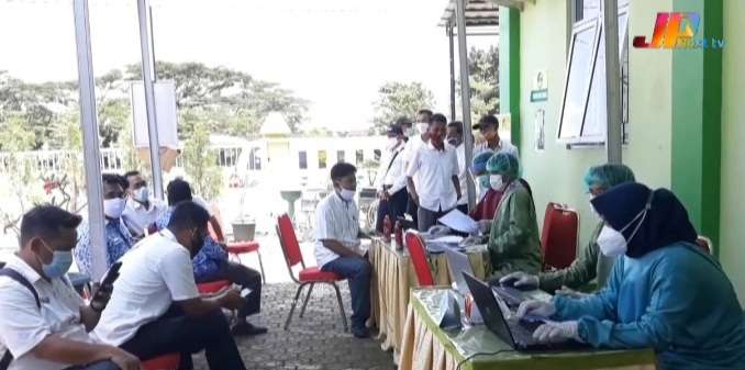 Pelayan Masyarakat Di Cirebon Timur Mulai Disuntik Vaksin Corona