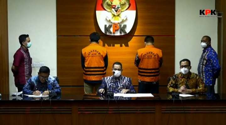 Jelang Puasa, KPK Tahan Bupati Bandung Barat dan Anaknya Jelang Puasa, KPK Tahan Bupati Bandung Barat dan Anaknya