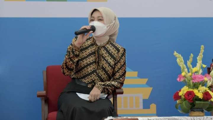 Istri Gubernur Jabar Positif Covid-19, Ridwan Kamil Negatif