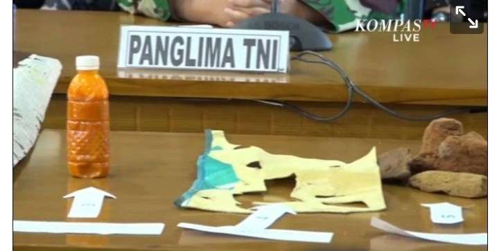 Kapal Selam Nanggala 402 Diduga Retak, Serpihan Ditemukan Kapal Selam Nanggala 402 Diduga Retak, Serpihan Ditemukan