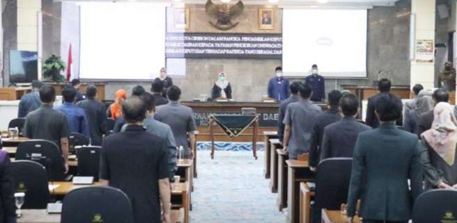 Rapat Paripurna, DPRD Kota Cirebon Setujui Empat Raperda
