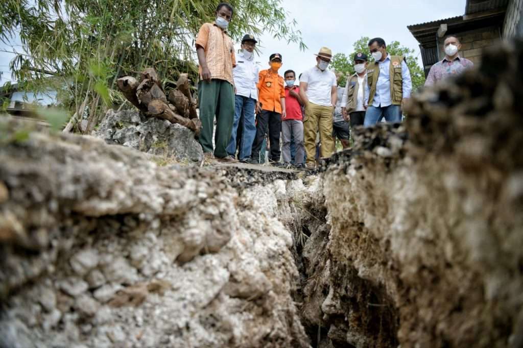 Provinsi Jabar Bantu Rp1 Miliar Korban Longsor NTT Provinsi Jabar Bantu Rp1 Miliar Korban Longsor NTT