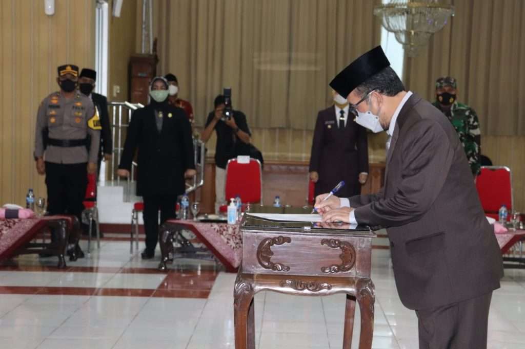 Simak! Bupati Cirebon Rombak Abis 'Kabinetnya' Simak! Bupati Cirebon Rombak Abis 'Kabinetnya'