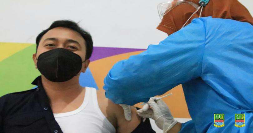 Sedikitnya 900 Atlet Kabupaten Bekasi Terima Vaksin Covid -19