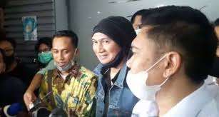 Anji Ditangkap Polisi Gara-gara Narkoba Anji Ditangkap Polisi Gara-gara Narkoba