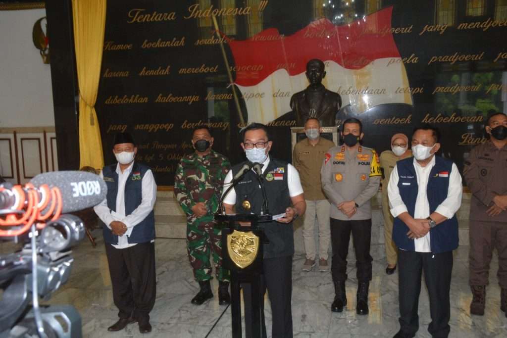 Jabar Siaga Covid! Tiga Kabupaten Kasusnya Tinggi, Sembuhnya Rendah Jabar Siaga Covid! Tiga Kabupaten Kasusnya Tinggi, Sembuhnya Rendah