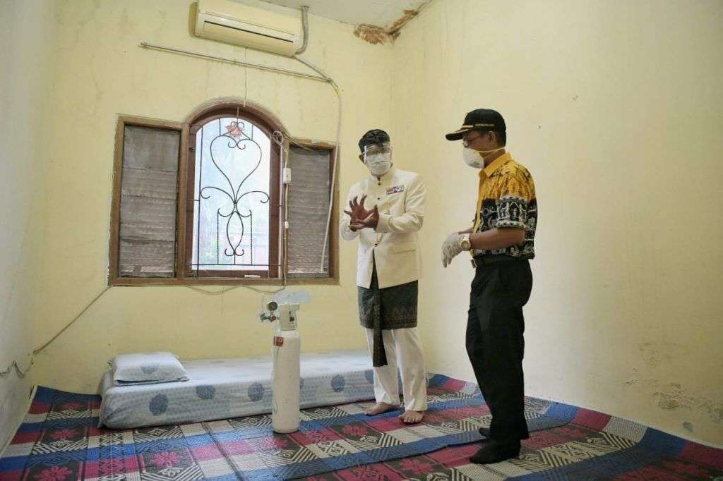 Ridwan Kamil Bakal Tegur Industri yang Tak Laporkan Kasus COVID-19 Ridwan Kamil Bakal Tegur Industri yang Tak Laporkan Kasus COVID-19