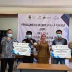 bank bjb Salurkan KUR Untuk Pembudidaya Ikan Petani Milenial Di Cianjur