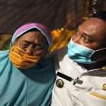 Blusukan ke Sukatani, Bupati Bekasi Bantu Rumah Warga yang Tak Layak Huni