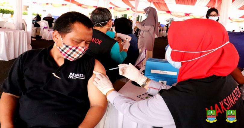 1.933 Pekerja di Kabupaten Bekasi Sudah Terima Vaksin Gotong Royong 1.933 Pekerja di Kabupaten Bekasi Sudah Terima Vaksin Gotong Royong