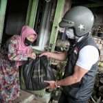 Turun ke Lapangan, Ridwan Kamil Bagikan Bantuan kepada Masyarakat Kabupaten Bogor dan Cianjur