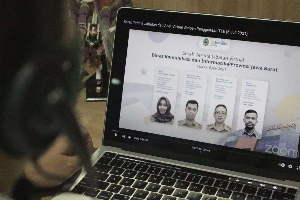 <em>Jawa Barat Percepat Realisasi Nol Desa "Blank Spot"</em> <em>Jawa Barat Percepat Realisasi Nol Desa "Blank Spot"</em>