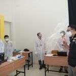 Ridwan Kamil Tinjau Vaksinasi Massal di Itenas Bandung