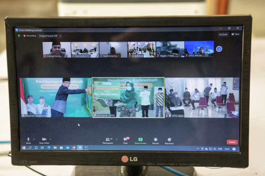 Pemda Prov Jabar Beri Kadeudeuh Kafilah MTQ Jabar