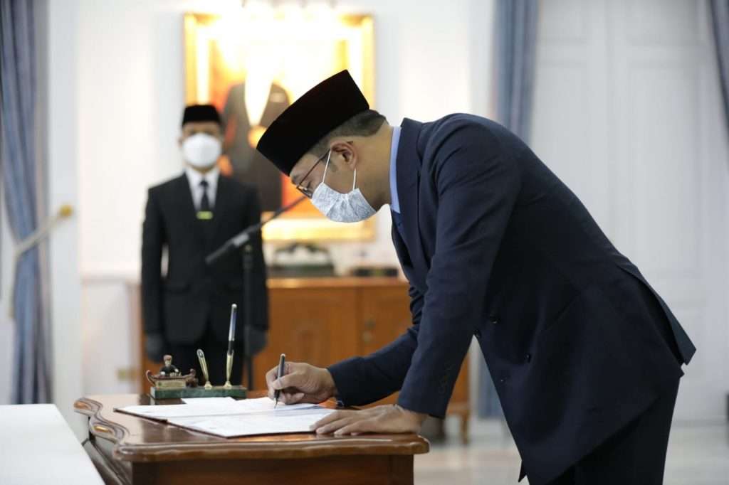 Gubernur Lantik Lima Pejabat Baru Pimpinan Tinggi