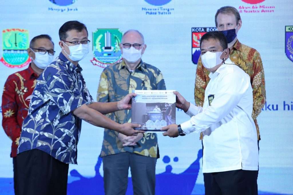 Lima Tahun Kolaborasi Jabar-USAID Tingkatkan Akses Air Minum dan Sanitasi Aman
