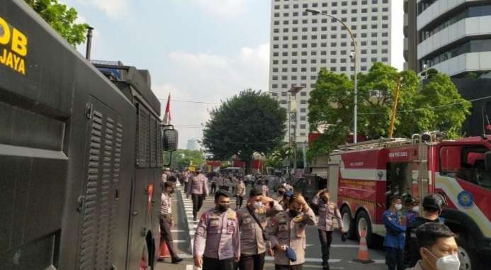 57 Pegawai Resmi Dipecat, Gedung KPK Dijaga Ketat 57 Pegawai Resmi Dipecat, Gedung KPK Dijaga Ketat